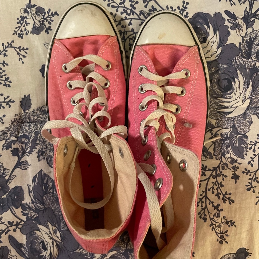 Chuck Taylor All Star Classic, Pink High Top - Men's 8.5/Women's 10.5/UK 8.5